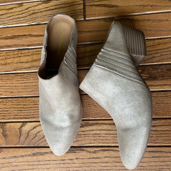 BCBG Lori Metallic Gold Leather Mule Ladies Size 12 - Picture 3 of 10